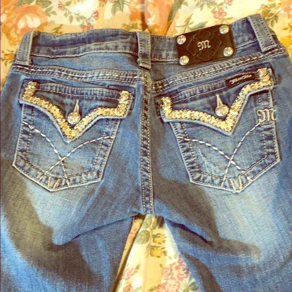 Miss Me simple embossed jeans